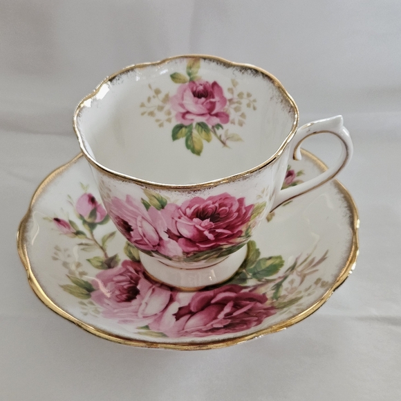 "American Beauty" cup and saucer by Royal Albert. - Picture 2 of 13